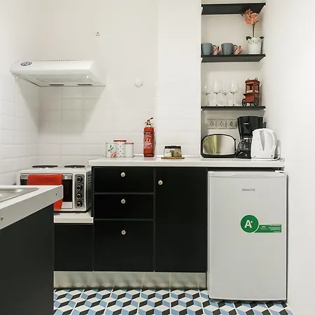 Karitsi Place 3*