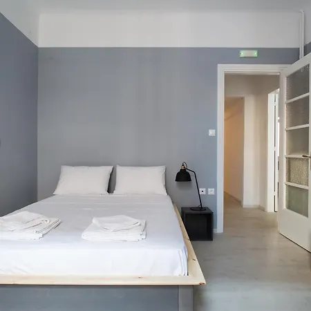 Aparthotel Karitsi Place 3*
