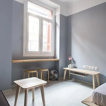 Karitsi Place Hotel apartamentowy Ateny